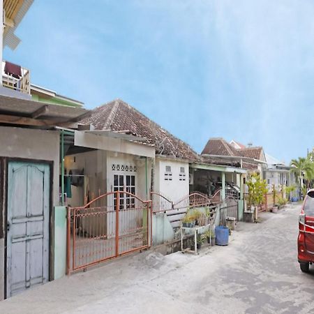 Wisma Pinggir Mitra Reddoorz Tanjung Pinang Ngoại thất bức ảnh